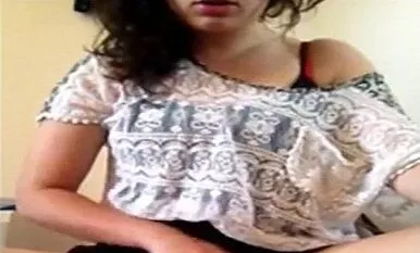Safadinha se masturbando e gravando pra mandar no grupo