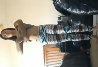 Moreninha gata se exibindo pro namorado meteu a escova na buceta