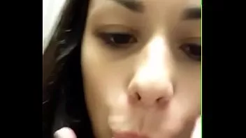 Rafa novinha peituda caiu na net mostrando a xoxotinha no grupo