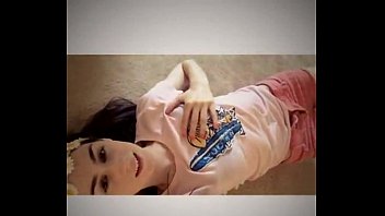 Peladinha do Instagram postou vídeo mostrando e masturbando a ppk