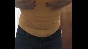 Mandou nudes mostrando a buceta e abrindo o cuzinho no video