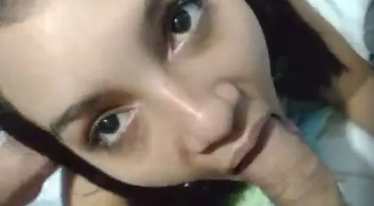 Namorada perfeita pagou um boquete e deu a bucetinha antes dele sair