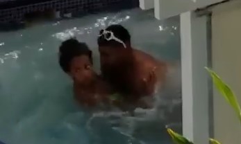 Flagrou o casal na piscina do motel e o vídeo vazou na net