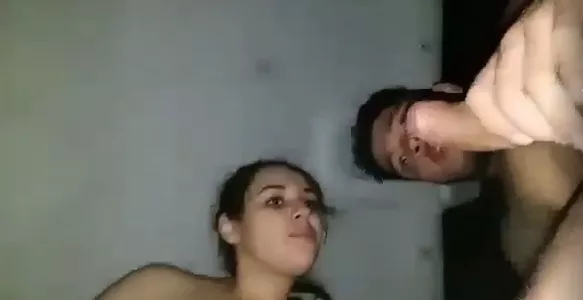 Filmou comendo o cu da amiga gostosa dentro do carro