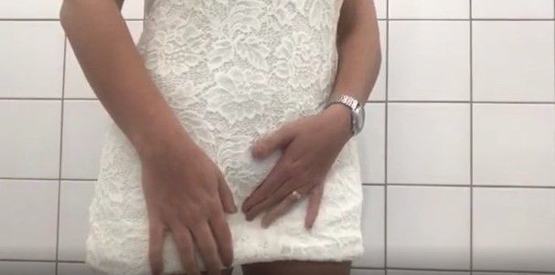 Casada tímida foi pro banheiro e fez um vídeo da siririca pro amante