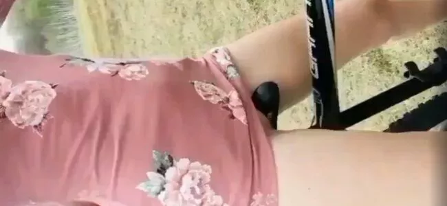 Quem aí queria ser o banco dessa bicicleta??