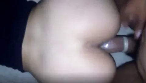 Botou sem pena na bucetinha da prima novinha caiu na net