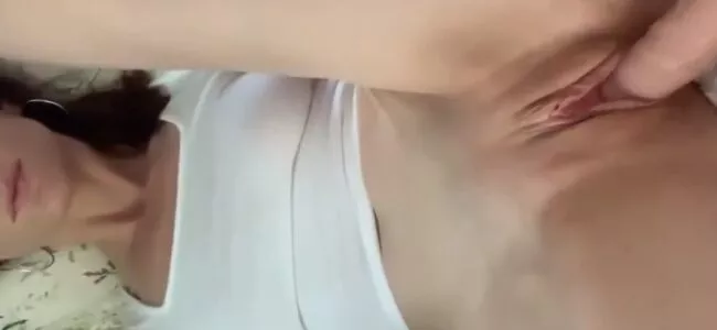 Bucetinha perfeita da novinha branquinha se masturbando com consolo
