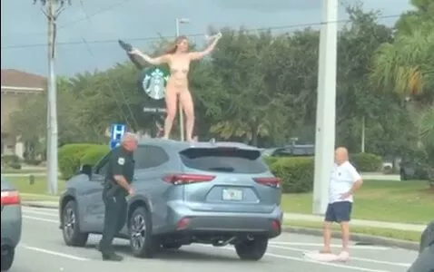 Brasileiro nos EUA filmou a novinha ficando pelada no meio da rua