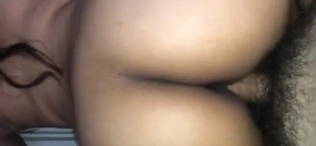 Comeu a bucetinha da namorada rabuda cheia de tesão caiu na net