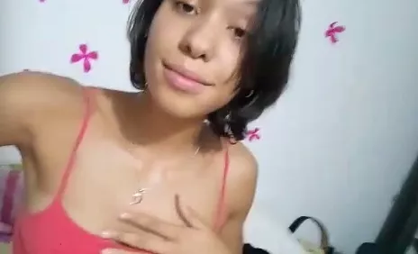 Safadinha ao vivo na live provocando os caras mostrando tudo